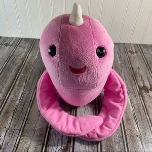 WowWee Fingerlings Hugs - Rachael The Narwhal Interactive Pink Glitter.